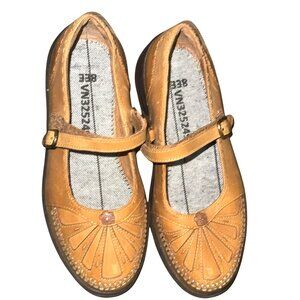 Dr. Comfort Paradise Womens Leather Mary Jane Shoes Size 8W Tan With Flower Deta